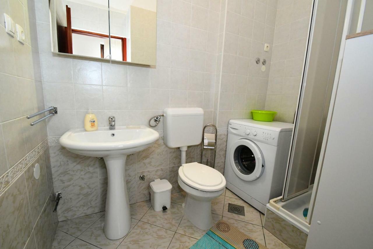 Studio Apartman Kris Marinici  Ngoại thất bức ảnh