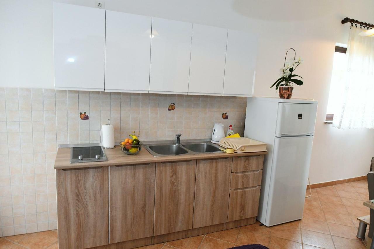 Studio Apartman Kris Marinici  Ngoại thất bức ảnh